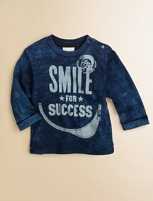 An ultra-cool tee for the hippest tots, featuring a happy smile.CrewneckLong sleevesShoulder buttonsCottonMachine washImported Please note: Number of snaps may vary depending on size ordered. 