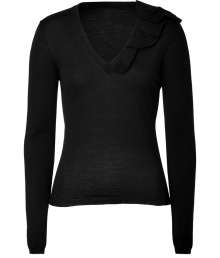 Inject a feminine edge into your everyday favorites knitwear collection with Valentino R.E.D.s super soft fleece wool pullover, finished with a textural bow embellished V-neckline - Long sleeves, fine ribbed trim, slim fit - Pair with a dainty camisole and pencil skirt for work Inject a feminine edge into your everyday favorites knitwear collection with Valentino R.E.D.s super soft fleece wool pullover, finished with a textural bow embellished V-neckline - Long sleeves, fine ribbed trim, slim fit - Pair with a dainty camisole and pencil skirt for work