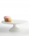 Take a collector's approach to dinnerware with elegant and durable white porcelain pieces from the Martha Stewart Collection. This large cake stand offers a smart pedestal for your desserts or an alluring centerpiece when stacked.