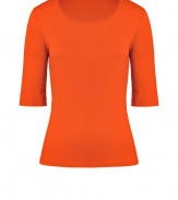 With a cool cut in soft organic cotton, Closeds elbow sleeve tee is a modern take on this must-have essential style - Scoop neckline, elbow-length sleeves - Slim fit - Wear with a boyfriend blazer, skinny jeans and booties