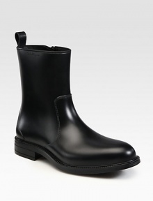 Sleek, racy motocross boots in manmade leather make quite a splash on rainy days.Leather liningPadded insoleRubber soleMade in Italy Sleek, racy motocross boots in manmade leather make quite a splash on rainy days.Leather liningPadded insoleRubber soleMade in Italy
