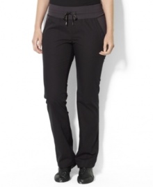 Lauren Ralph Lauren's versatile active plus size pant is constructed from durable cotton ripstop with an elastic waist for maximum comfort and mobility.