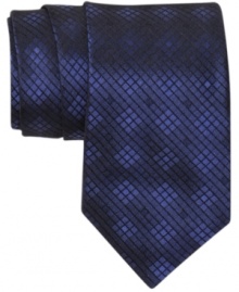 Stay on the grid with this patterned silk tie from Hugo Boss. Stay on the grid with this patterned silk tie from Hugo Boss.