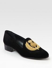 Classic suede staple with an embroidered patch and durable rubber sole. Stacked heel, 1¼ (30mm)Suede upperLeather liningRubber solePadded insoleMade in SpainOUR FIT MODEL RECOMMENDS ordering true size. Classic suede staple with an embroidered patch and durable rubber sole. Stacked heel, 1¼ (30mm)Suede upperLeather liningRubber solePadded insoleMade in SpainOUR FIT MODEL RECOMMENDS ordering true size.