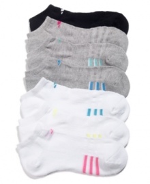 A 3-pack of no-show socks with built-in odor-resistant treatment and classic adidas style. A 3-pack of no-show socks with built-in odor-resistant treatment and classic adidas style.