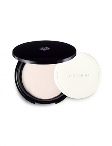 An extraordinarily smooth powder that matches every skin tone. Maintains foundation finish while keeping skin moist. Applies as an even, light veil that minimizes the appearance of lines and pores. Contains Super Oil-Absorbing Powder to absorb excess oil and prevent makeup from creasing for a beautiful finish that lasts all day. An extraordinarily smooth powder that matches every skin tone. Maintains foundation finish while keeping skin moist. Applies as an even, light veil that minimizes the appearance of lines and pores. Contains Super Oil-Absorbing Powder to absorb excess oil and prevent makeup from creasing for a beautiful finish that lasts all day.