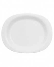 Fresh modern. Sheer white china in oval form inspires simply harmonious dining. A soft fluidity and radiant glaze give this serving dish quiet elegance and lasting appeal. From Villeroy & Boch's collection of serveware and serving dishes. Fresh modern. Sheer white china in oval form inspires simply harmonious dining. A soft fluidity and radiant glaze give this serving dish quiet elegance and lasting appeal. From Villeroy & Boch's collection of serveware and serving dishes.