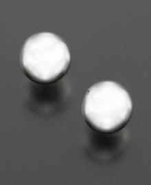 Enjoy the classic luxury of Lauren Ralph Lauren with these pretty silvertone ball earrings (8 mm). Enjoy the classic luxury of Lauren Ralph Lauren with these pretty silvertone ball earrings (8 mm).