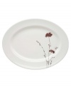 A flourish of thistles and starkly elegant vines add natural charm to this platter. The perfect collection for everyday to formal dining, Flourish dinnerware goes easily from oven to table to dishwasher. Qualifies for Rebate