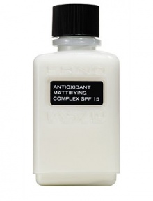 Antioxidant Mattifying Complex. Twelve-hour continuous control for oily skins. Helps reduce pore size and absorb excess oil without dehydrating skin. Broad-spectrum SPF 15 and antioxidants help prevent environmental damage. For Normal to Extremely Oily skin. 3 oz. 
