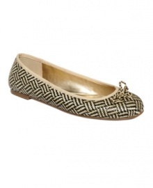 Get back to your roots. Woven raffia lends an earthy vibe to the cute and comfy Erwyn2 flats by GUESS.