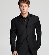 A stylish, easy-going blazer that you can build around, with a thin notch collar and 3-button front for just the right amount of polish.