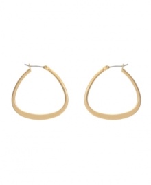 Snap up simple hoops with a trendy twist. These Kenneth Cole New York earrings feature a classic hoop style with an up-to-date shape. Crafted in worn gold tone mixed metal. Approximate diameter: 1 inch.