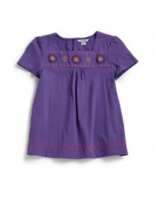 THE LOOKShort sleevesEmbroidered details at front and hemDouble-button back closureTHE MATERIALCottonCARE & ORIGINMachine washImported THE LOOKShort sleevesEmbroidered details at front and hemDouble-button back closureTHE MATERIALCottonCARE & ORIGINMachine washImported