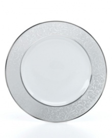 Clean and cool with an understated elegance, Mikasa's Parchment fine china dinnerware and dishes collection features a soft gray border embellished by an intricate scroll design. Accented by inner and outer borders of platinum. Dishwasher safe.