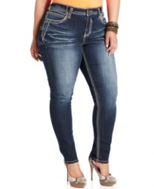 Flaunt your figure in the super skinny fit of Hydraulic's plus size jeans, finished by a dark wash.