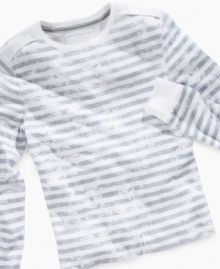 Straightforward. This long-sleeve thermal from Epic Threads slips on to keep him comfortable.