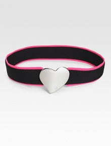 A charming style with a contrast border and a large heart-shaped metal buckle. 57% polyester/43% cottonWidth, about 2Imported A charming style with a contrast border and a large heart-shaped metal buckle. 57% polyester/43% cottonWidth, about 2Imported