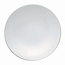 This classic design from Rosenthal now features a new series of graphics which follow the contours of each item, thus emphasizing its shape. The designs take on the theme of structure by playing with the contrast between matte and glossy surfaces. That is an idea that Walter Gropius himself pursued in his first design. This classic design from Rosenthal now features a new series of graphics which follow the contours of each item, thus emphasizing its shape. The designs take on the theme of structure by playing with the contrast between matte and glossy surfaces. That is an idea that Walter Gropius himself pursued in his first design.