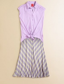 A flirty front tie and shirt collar create a look that's versatile and on-trend.Shirt collarSleevelessButton frontFront tie hem50% cotton/50% modalMachine washImported Please note: Number of buttons may vary depending on size ordered. A flirty front tie and shirt collar create a look that's versatile and on-trend.Shirt collarSleevelessButton frontFront tie hem50% cotton/50% modalMachine washImported Please note: Number of buttons may vary depending on size ordered.