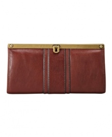 Get an instant style upgrade by adding this vintage-inspired frame clutch to your night-out ensemble. Goldtone hardware and heavily stitched center detailing gives this Fossil design an irresistible appeal. Get an instant style upgrade by adding this vintage-inspired frame clutch to your night-out ensemble. Goldtone hardware and heavily stitched center detailing gives this Fossil design an irresistible appeal.