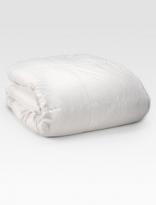 Plush, cozy goose down encased in a finespun cotton sateen cover, fur the ultimate in luxury and warmth.Baffled constructionGoose down fillCotton sateen coverMachine washMade in USA Plush, cozy goose down encased in a finespun cotton sateen cover, fur the ultimate in luxury and warmth.Baffled constructionGoose down fillCotton sateen coverMachine washMade in USA