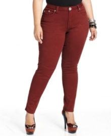 Strut your stuff in the super skinny fit of Hydraulic's plus size jeggings, finished by a burgundy wash.