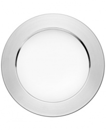 The glint of a stainless steel Sarpaneva plate is a chic surprise amid the standout dinnerware patterns of Iittala. The glint of a stainless steel Sarpaneva plate is a chic surprise amid the standout dinnerware patterns of Iittala.