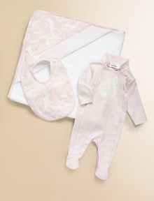A colorful rose pattern makes mealtime more stylish with this soft, absorbent snap-off style.Snap closureCottonMachine washImported A colorful rose pattern makes mealtime more stylish with this soft, absorbent snap-off style.Snap closureCottonMachine washImported