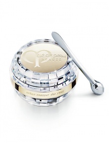 An exceptional, luxurious high-performance eye contour cream that provides anti-wrinkle, anti-dark circle and anti-puffiness benefits to the delicate skin around the eye. Reawakens a brighter, younger, more visibly refreshed look. The specially designed diamond cut applicator massages the eye area to increase surface circulation while the platinum coating delivers a cooling sensation to calm the skin. An exceptional, luxurious high-performance eye contour cream that provides anti-wrinkle, anti-dark circle and anti-puffiness benefits to the delicate skin around the eye. Reawakens a brighter, younger, more visibly refreshed look. The specially designed diamond cut applicator massages the eye area to increase surface circulation while the platinum coating delivers a cooling sensation to calm the skin.