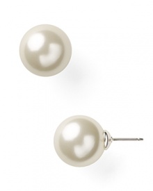 Ease into evening with Lauren by Ralph Lauren's delicate pearl studs. With a classic look, these earrings add a timeless touch to your favorite cocktail dress and heels.