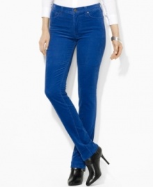 Lauren Jeans Co.'s essential pant features a slim, straight leg and a hint of stretch for a versatile, modern look.