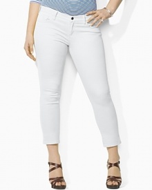 An essential cropped denim jean features a slim, straight leg and a hint of stretch for a versatile, modern look.