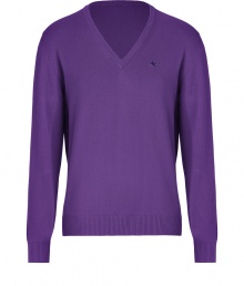 Both bright and contemporary, Etros V-neck pullover is as chic as it is versatile - V-neckline, long sleeves - Modern slim fit - Wear with tailored trousers and a sleek button-down or tee Both bright and contemporary, Etros V-neck pullover is as chic as it is versatile - V-neckline, long sleeves - Modern slim fit - Wear with tailored trousers and a sleek button-down or tee