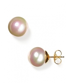 These 14 mm pearls look effortlessly chic and will lend an air of sophistication to your everyday look.