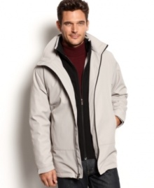 Ideal for foul weather, this fleece jacket from Weatherproof allows you to stand out in the rain and the snow. Ideal for foul weather, this fleece jacket from Weatherproof allows you to stand out in the rain and the snow.