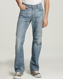 Deeply faded and with a relaxed, straight leg, these jeans maximize the mellow for the ultimate in kicked-back style. Deeply faded and with a relaxed, straight leg, these jeans maximize the mellow for the ultimate in kicked-back style.