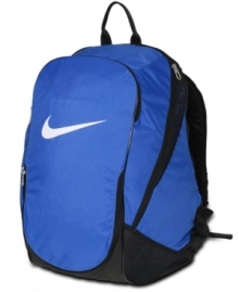 Get to the field with all your gear when you keep it safe in this Nike backpack with 5 compartments, including an essential ball-carry compartment.