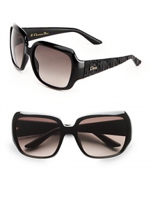Glossy and glamourous, these chic frames feature matte, textured temples with logo detailing. Available in shiny black with brown gradient lens. Logo temples100% UV protectionMade in Italy Glossy and glamourous, these chic frames feature matte, textured temples with logo detailing. Available in shiny black with brown gradient lens. Logo temples100% UV protectionMade in Italy