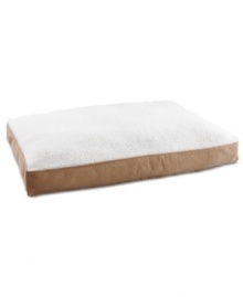 Best friend dog or companion cat will enjoy sleeping or napping in this long and ultra-soft pet sherpa bed by Animal Planet.