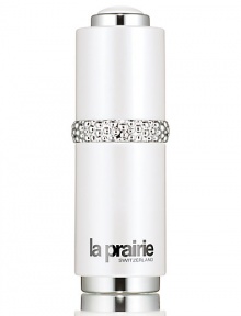 The most potent product of the systéme, combining anti-aging, anti-pigmentation and luminescence with pearlescent pigments and liquid crystals to inhibit melanin production, detoxify and beautify. Dark spots and uneven coloring can give your skin an aged look beyond its years. This potent anti-pigmentation serum interrupts the cycle that creates age spots, stopping discoloration before it begins. The most potent product of the systéme, combining anti-aging, anti-pigmentation and luminescence with pearlescent pigments and liquid crystals to inhibit melanin production, detoxify and beautify. Dark spots and uneven coloring can give your skin an aged look beyond its years. This potent anti-pigmentation serum interrupts the cycle that creates age spots, stopping discoloration before it begins.