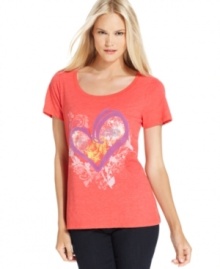 A bright hue and cheerful print make this Style&co. tee a charmer. Perfect with denim for the weekend!