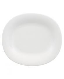 Fresh modern from Villeroy & Boch dinnerware. The dishes in this set are sheer white china in oval form that inspires simply harmonious dining. A soft fluidity and radiant glaze give this salad plate quiet elegance and lasting appeal. Fresh modern from Villeroy & Boch dinnerware. The dishes in this set are sheer white china in oval form that inspires simply harmonious dining. A soft fluidity and radiant glaze give this salad plate quiet elegance and lasting appeal.