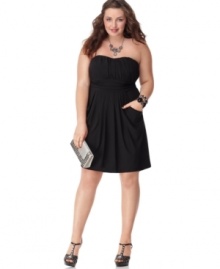 From date nights to dances, get sensational style in Love Squared's strapless plus size dress-- the empire design is ultra-flattering.