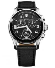 Stand at attention with the handsome design of this Victorinox Swiss Army timepiece.