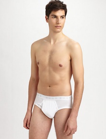 A classic fit made for every man in superb Egyptian cotton.Pack of 3Logo waistbandCottonMachine washImported A classic fit made for every man in superb Egyptian cotton.Pack of 3Logo waistbandCottonMachine washImported