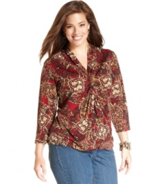 Add a twist to your casual style with Jones New York Signature's three-quarter-sleeve plus size top.