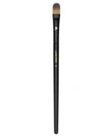 This easy-to-clean, synthetic brush is the ideal partner to all concealers. The tapered edge lays down just the right amount of coverage to camouflage imperfections, including dark circles, without settling into lines. Can also be used to apply cream eye shadows. The softer, more graduated tip allows for more even, controlled blending. This easy-to-clean, synthetic brush is the ideal partner to all concealers. The tapered edge lays down just the right amount of coverage to camouflage imperfections, including dark circles, without settling into lines. Can also be used to apply cream eye shadows. The softer, more graduated tip allows for more even, controlled blending.