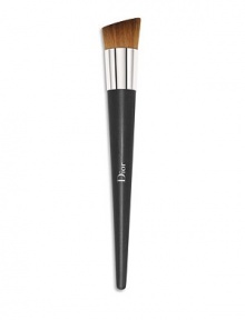 Designed for applying fluid and cream foundations, this stunning brush has a dense, beveled head, allowing you to work with more makeup and blend it perfectly into the skin, for results that combine a natural look with perfect coverage. The brush's skillfully tapered synthetic hairs offer the soft touch of natural hairs and polish the foundation for maximum radiance. Made in France. Designed for applying fluid and cream foundations, this stunning brush has a dense, beveled head, allowing you to work with more makeup and blend it perfectly into the skin, for results that combine a natural look with perfect coverage. The brush's skillfully tapered synthetic hairs offer the soft touch of natural hairs and polish the foundation for maximum radiance. Made in France.