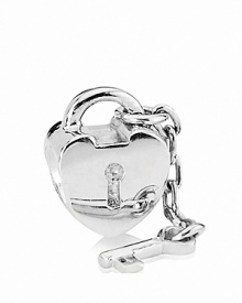 This classic PANDORA charm features a heart-shaped lock and dangling key, adding eye-catching movement to your bracelet.